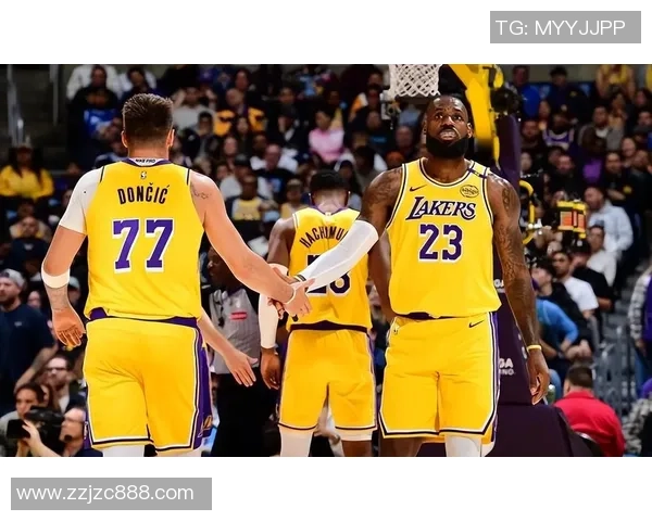 2017年11月湖人与骑士的激烈对决回顾与精彩瞬间分析