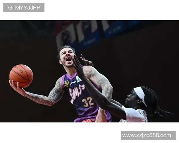 CBA精彩对决广州队迎战新疆队赛事直播全程回顾与精彩瞬间分析