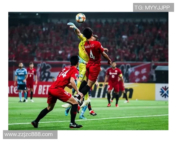 上海上港迎战悉尼足球队争夺亚冠小组赛关键胜利